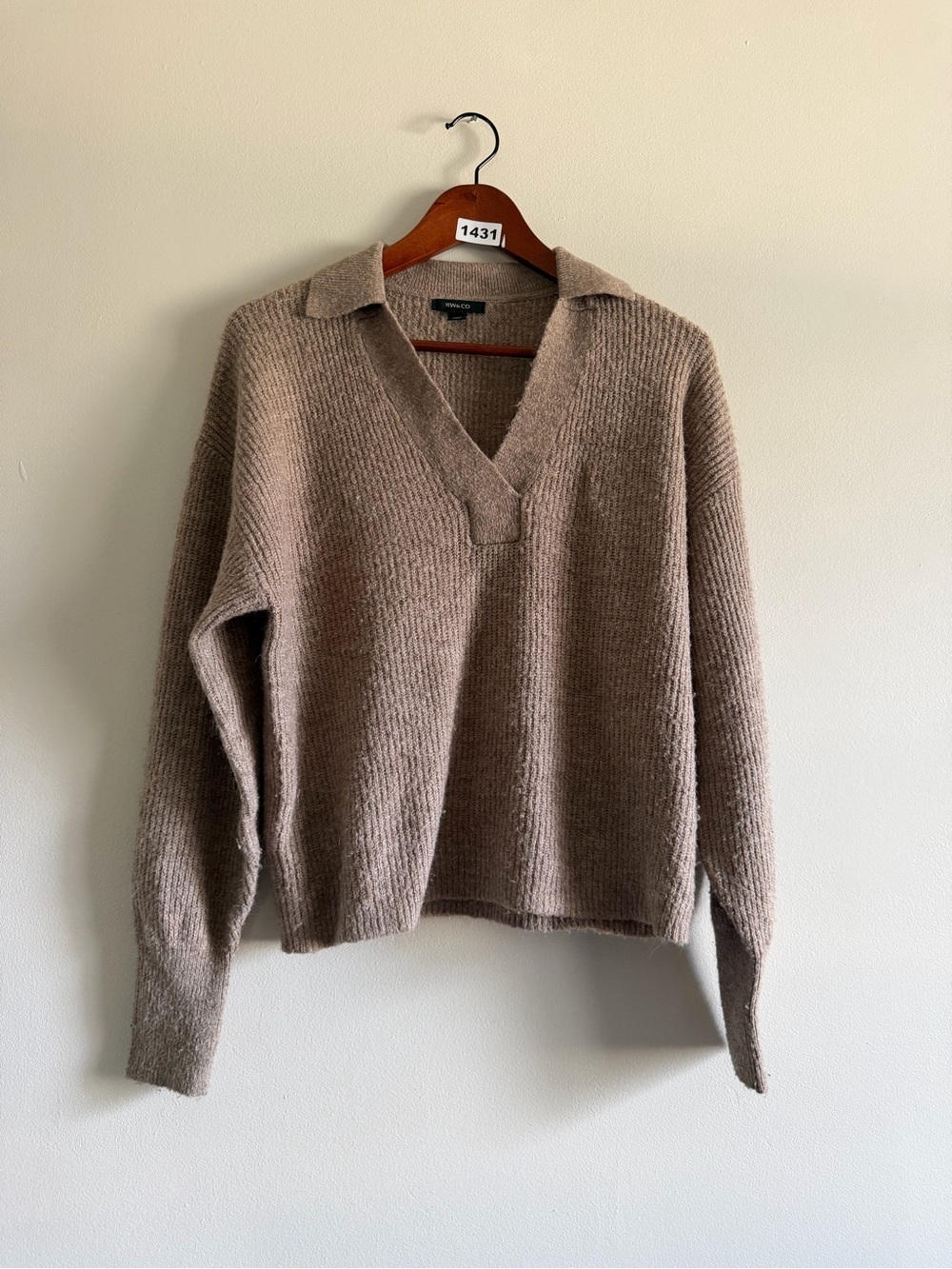 RW&CO Taupe Collared Knit Sweater M Minimalist Quiet Luxury